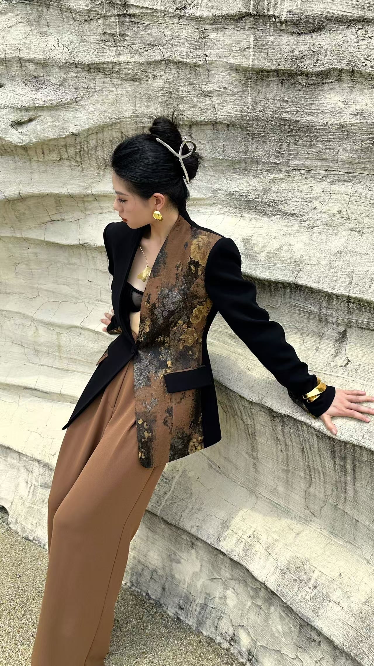 Asymmetrical Floral Jacquard Blazer – Black & Bronze